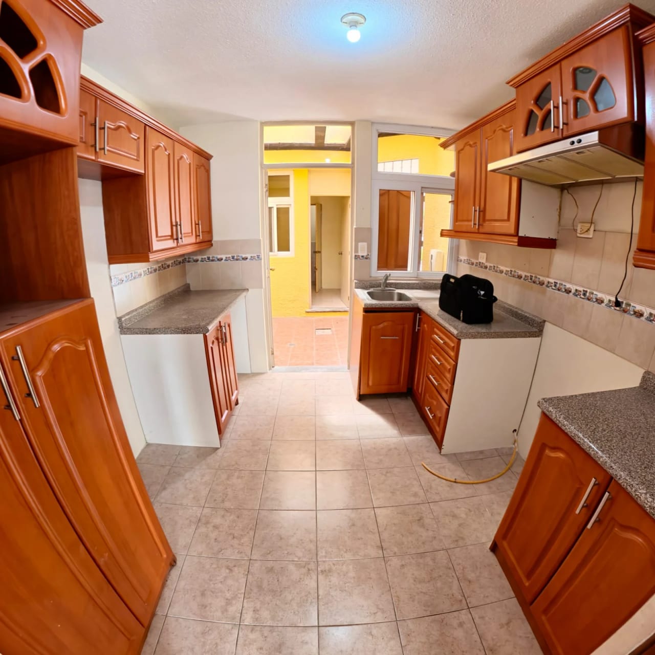 Casa en VENTA Condominio Entre Encinos Km.25.5 San Lucas Sacatepéquez — Casa en Venta en San Lucas Sacatepéquez, Sacatepéquez — foto 2 de 15