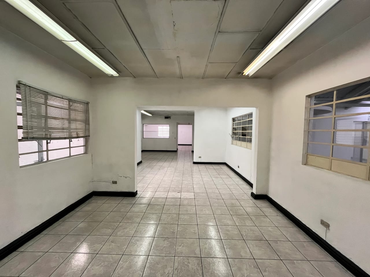Oficina en alquiler, Avenida Petapa — Oficina en Alquiler en Zona 12, Guatemala, Ciudad — foto 12 de 13