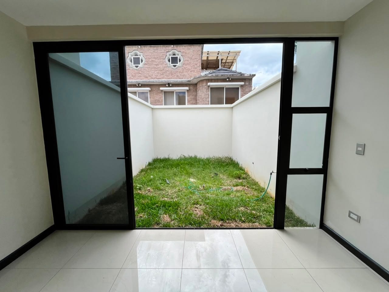 Casa en Venta de 3 Habitaciones Hacienda Real Zona 16 — Casa en Venta en Hacienda Real, Zona 16, Guatemala, Ciudad — foto 4 de 13
