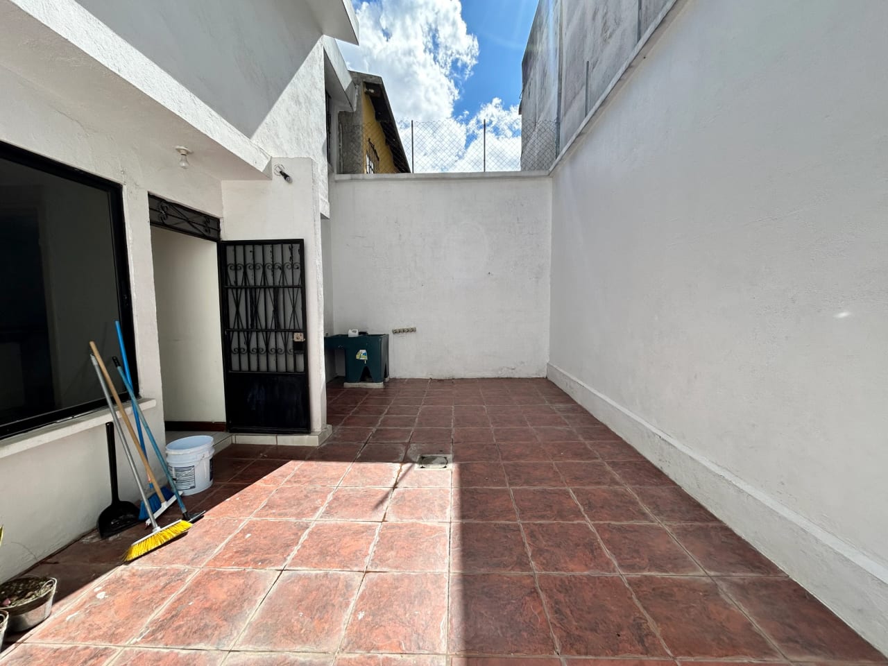 Casa en venta, Lomas de San Jacinto, Zona 10 de Mixco — Casa en Venta en Lomas de San Jacinto, Zona 10 Mixco, Guatemala, Ciudad — foto 3 de 17