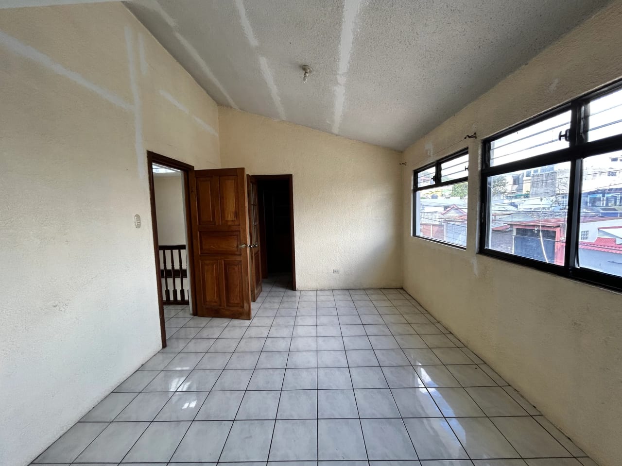 Casa en venta, Lomas de San Jacinto, Zona 10 de Mixco — Casa en Venta en Lomas de San Jacinto, Zona 10 Mixco, Guatemala, Ciudad — foto 6 de 17