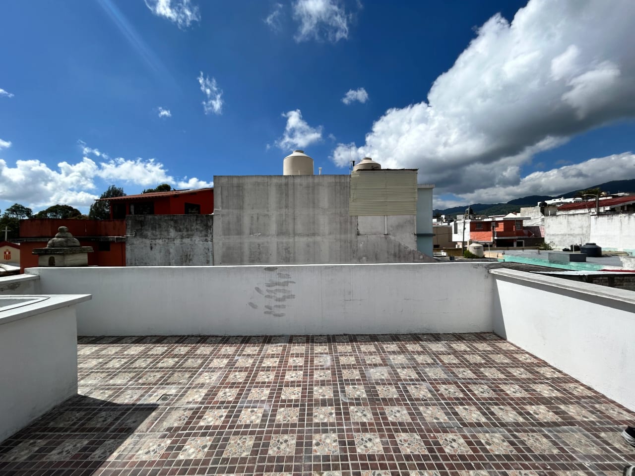Casa en venta, Lomas de San Jacinto, Zona 10 de Mixco — Casa en Venta en Lomas de San Jacinto, Zona 10 Mixco, Guatemala, Ciudad — foto 16 de 17