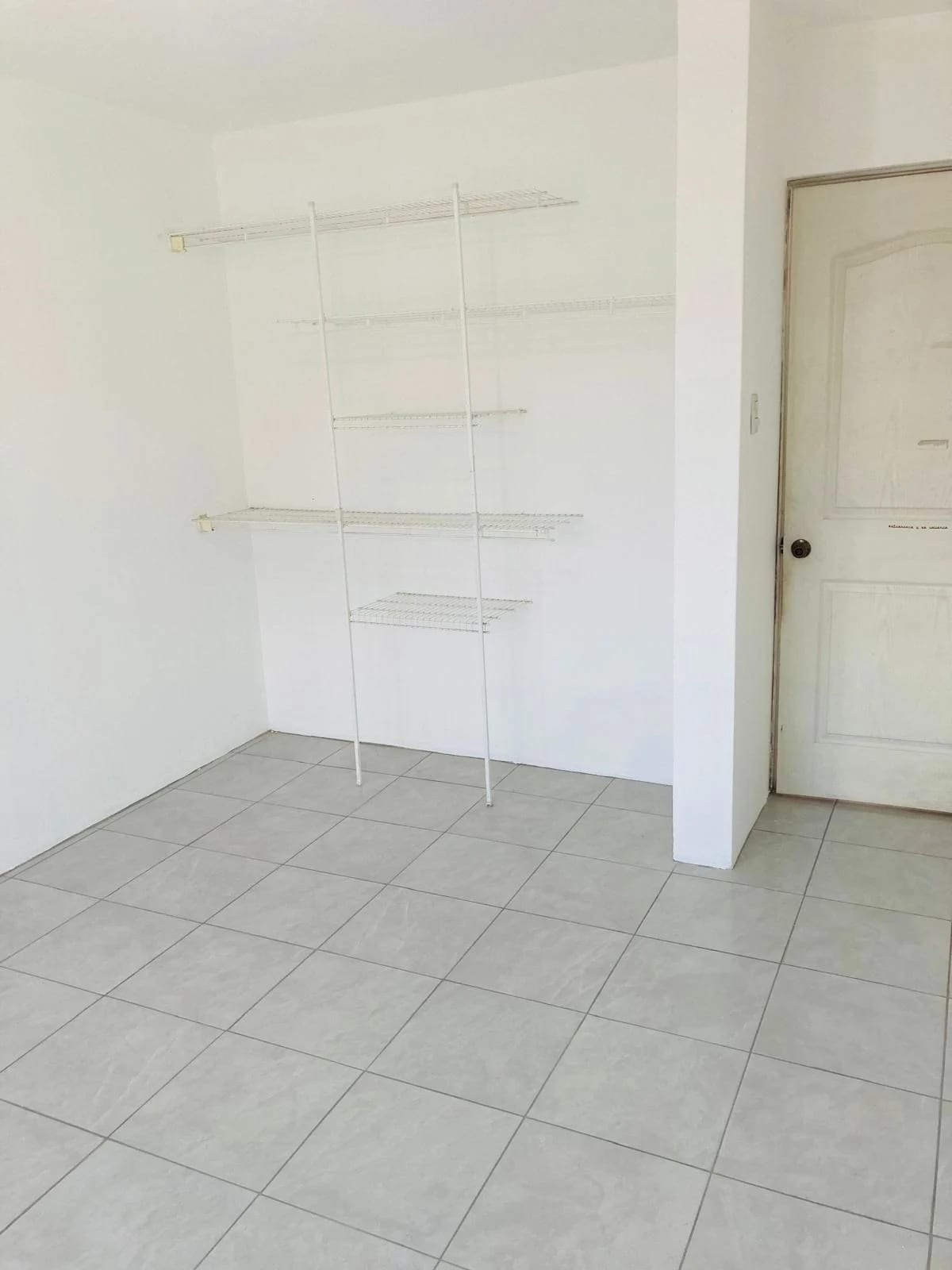 Apartamento de 4 dormitorios en renta en Colonia El Maestro — Apartamento en Alquiler en Zona 15, Guatemala, Ciudad — foto 16 de 17