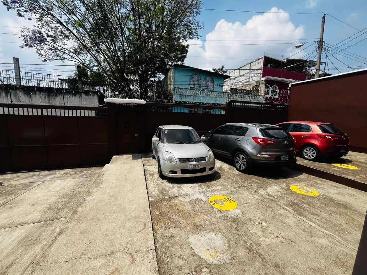 En venta edificio de 4 apartamentos en zona 12, GUAJITOS — Edificio en Venta en Zona 12, Guatemala, Ciudad — foto 2 de 16