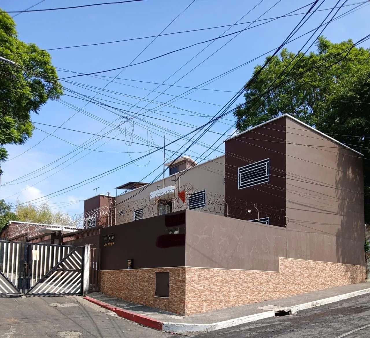 En venta edificio de 4 apartamentos en zona 12, GUAJITOS — Edificio en Venta en Zona 12, Guatemala, Ciudad — foto 9 de 16