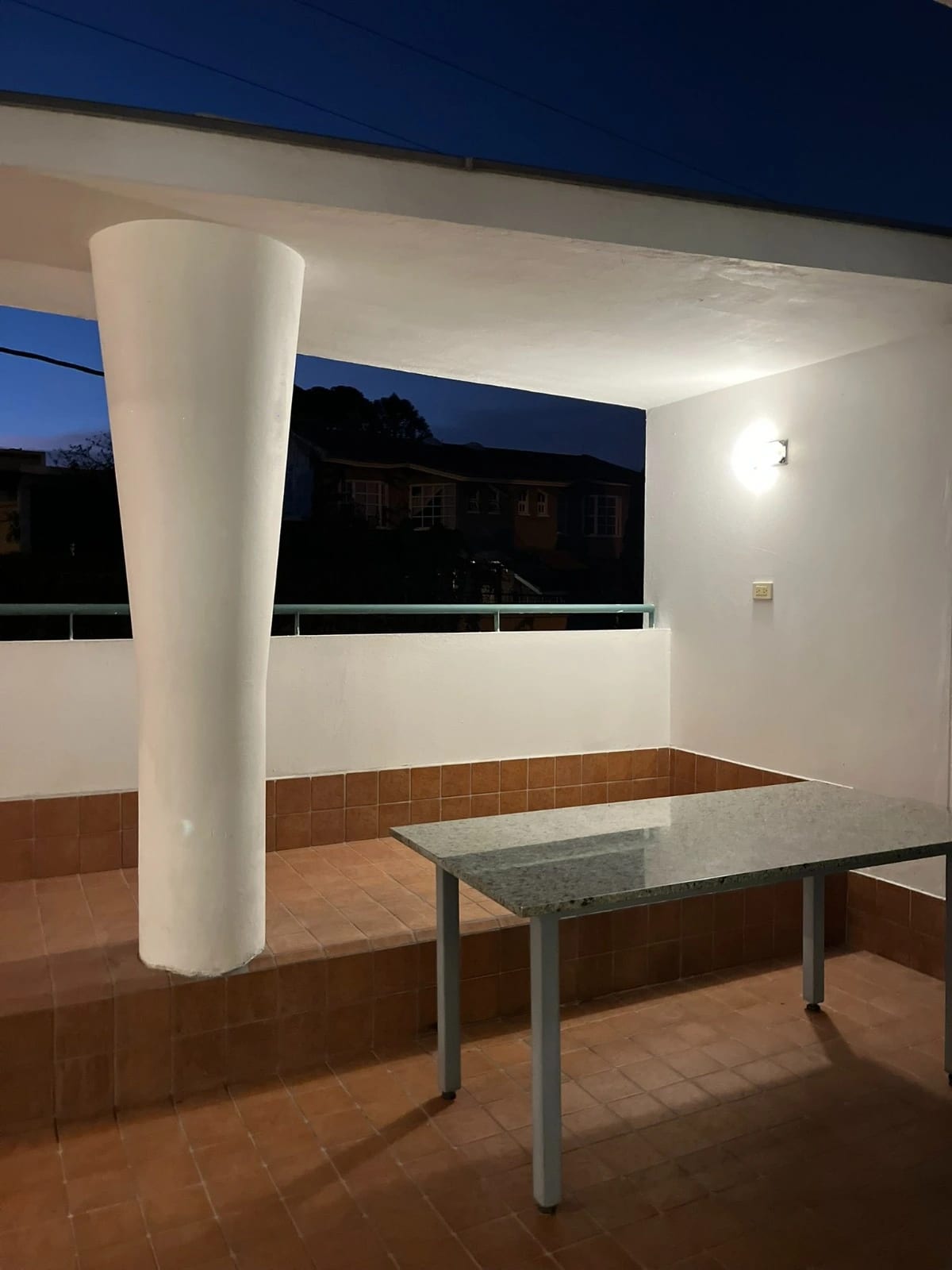 Apartamento de 1 dormitorio con 2 amplias terrazas en Zona 10 OAKLAND — Apartamento en Alquiler en Zona 10, Guatemala, Ciudad — foto 4 de 7