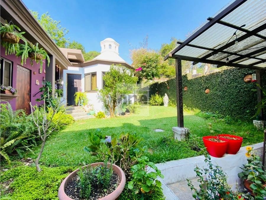 Linda casa con apartamento independiente en Km 25.5 La Fontana — Casa en Venta en Carretera a El Salvador, Guatemala, Ciudad — foto 1 de 15