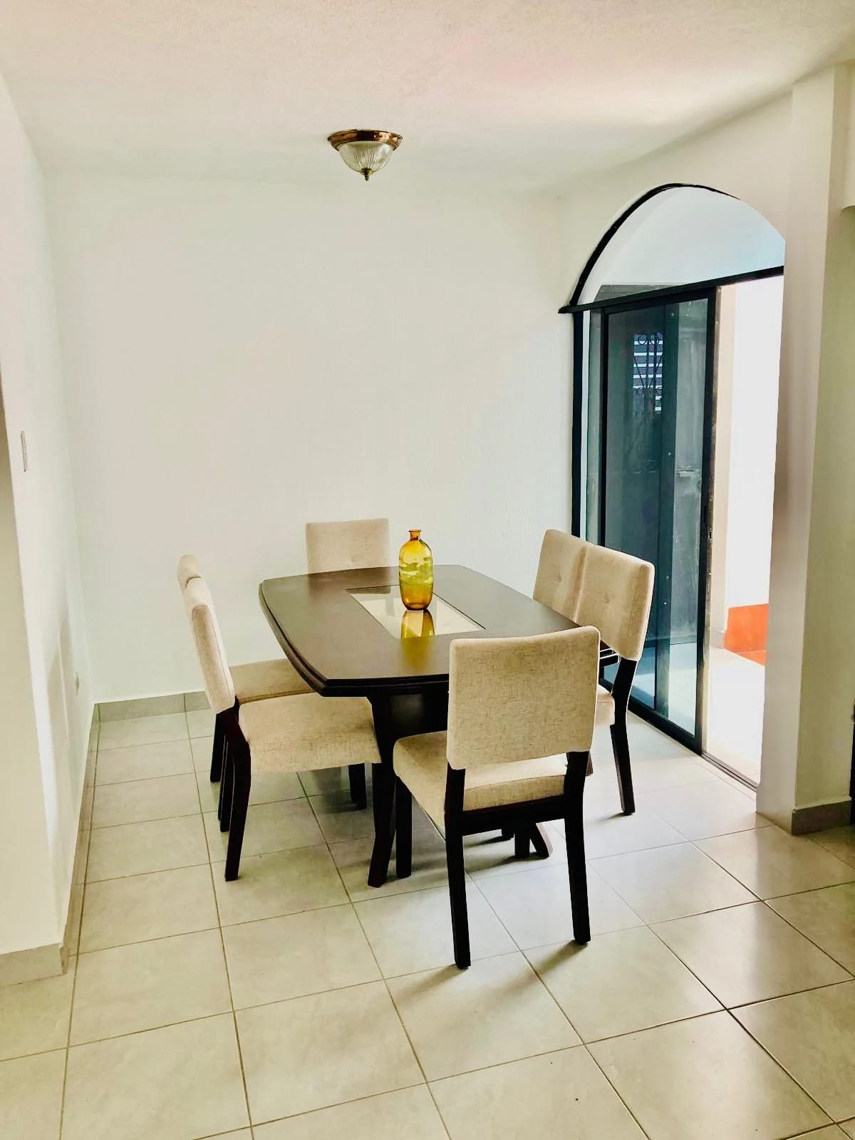 Apartamento de 4 dormitorios en alquiler en zona 15 Colonia El Maestro — Apartamento en Alquiler en Zona 15, Guatemala, Ciudad — foto 4 de 16