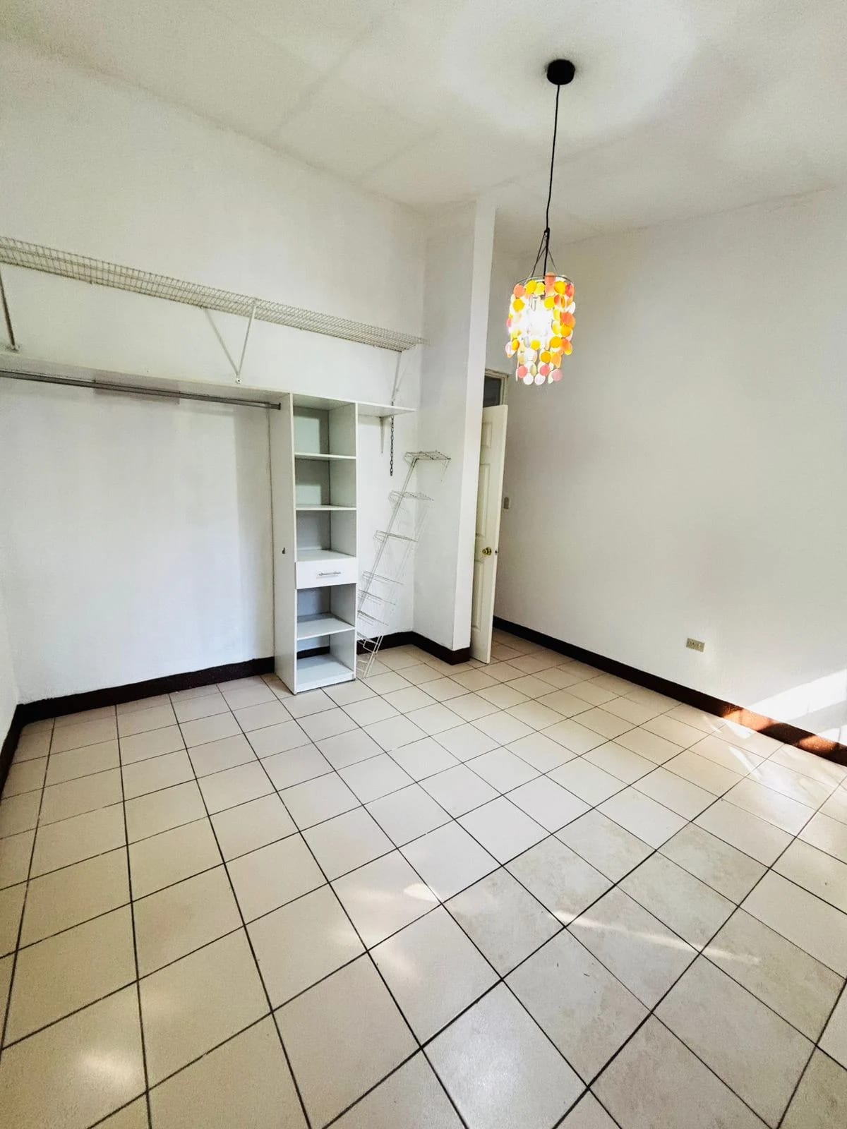 Casa con jardín en km 27 Carretera a El Salvador, fuera de garita — Casa en Venta en Carretera a El Salvador, Guatemala, Ciudad — foto 10 de 17
