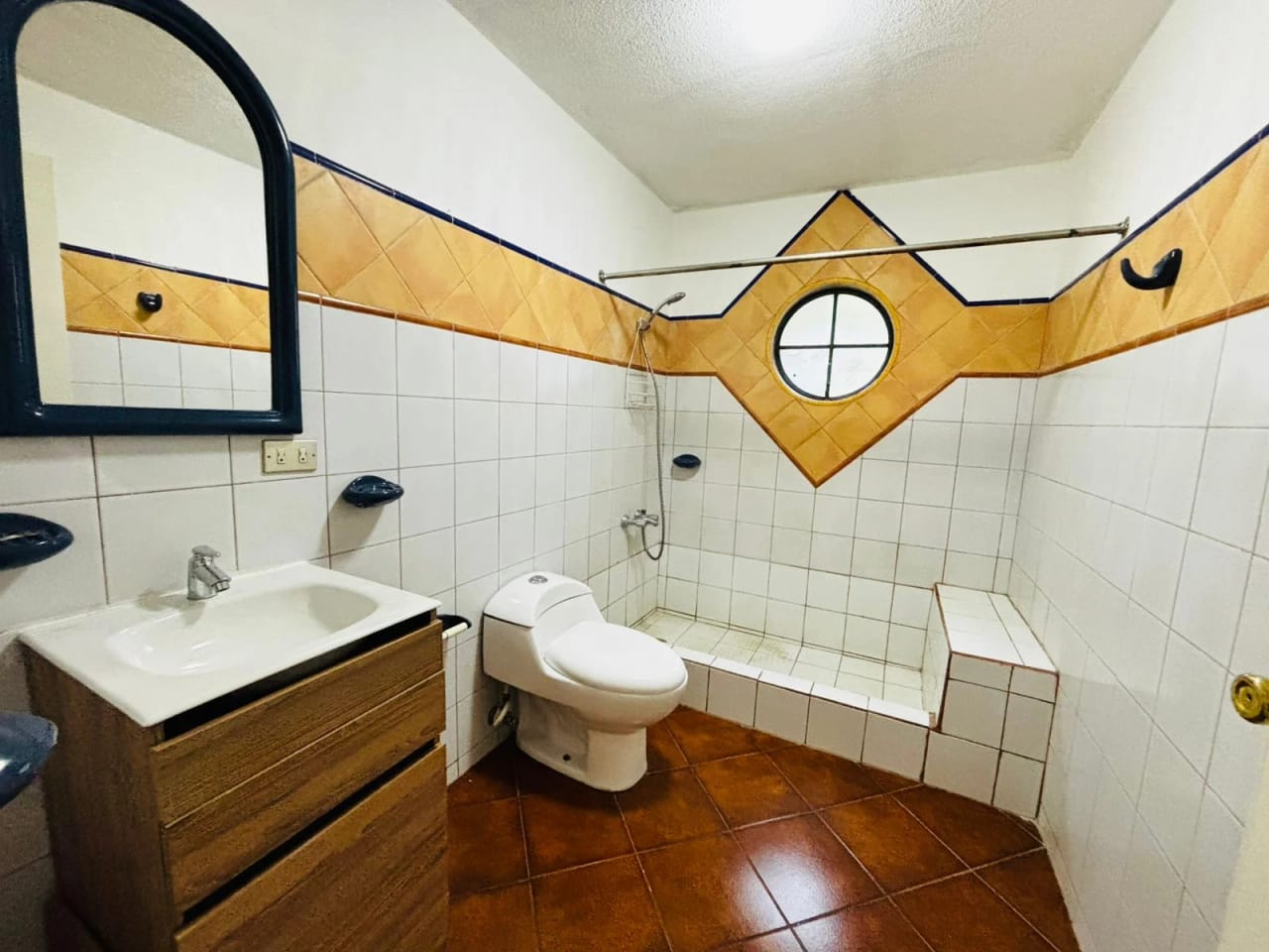 Casa con jardín en km 27 Carretera a El Salvador, fuera de garita — Casa en Venta en Carretera a El Salvador, Guatemala, Ciudad — foto 15 de 17