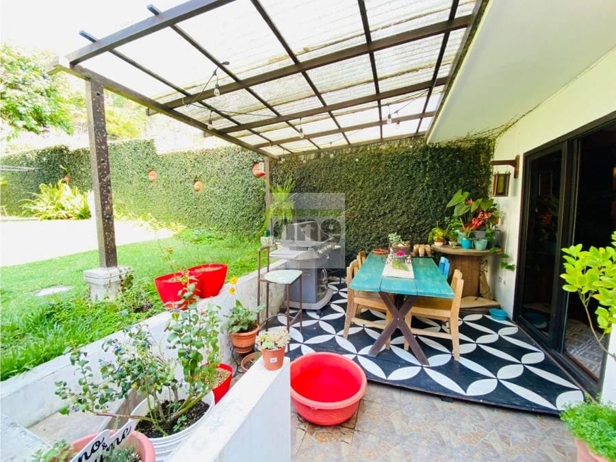 Linda casa en venta, cuenta con apartamento independiente en LA FONTANA — Apartamento en Venta en Carretera a El Salvador, Guatemala, Ciudad — foto 5 de 15