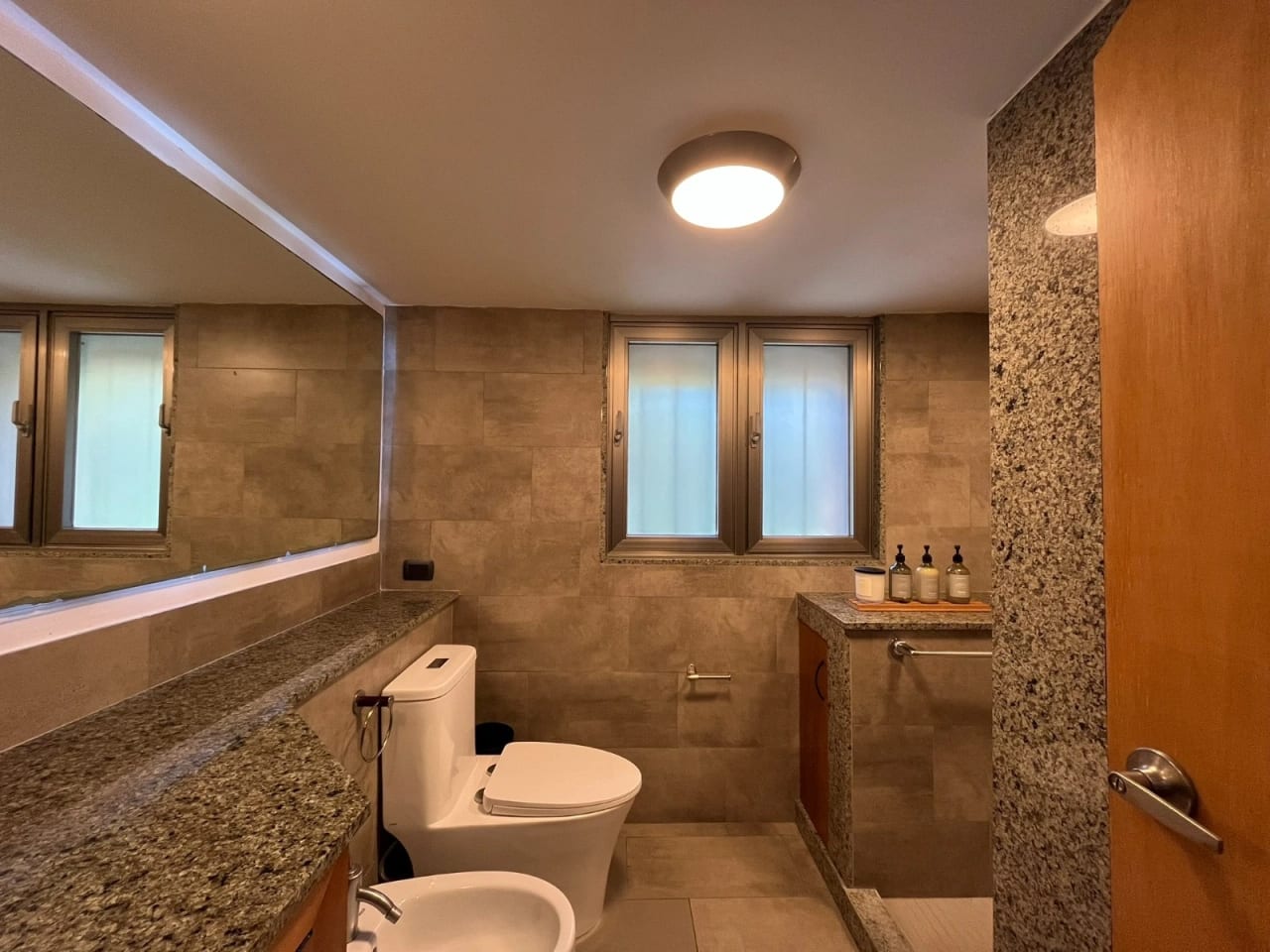 Vive en Oakland Zona 10 – Seguridad, Confort y Estilo — Apartamento en Venta en Zona 10, Guatemala, Ciudad — foto 7 de 7
