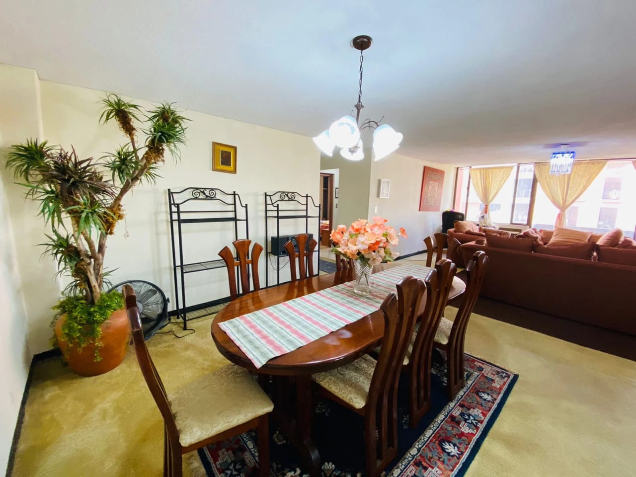 Apartamento Amueblado de 2 dormitorios en zona 10 — Apartamento en Alquiler en Zona 10, Guatemala, Ciudad — foto 4 de 14