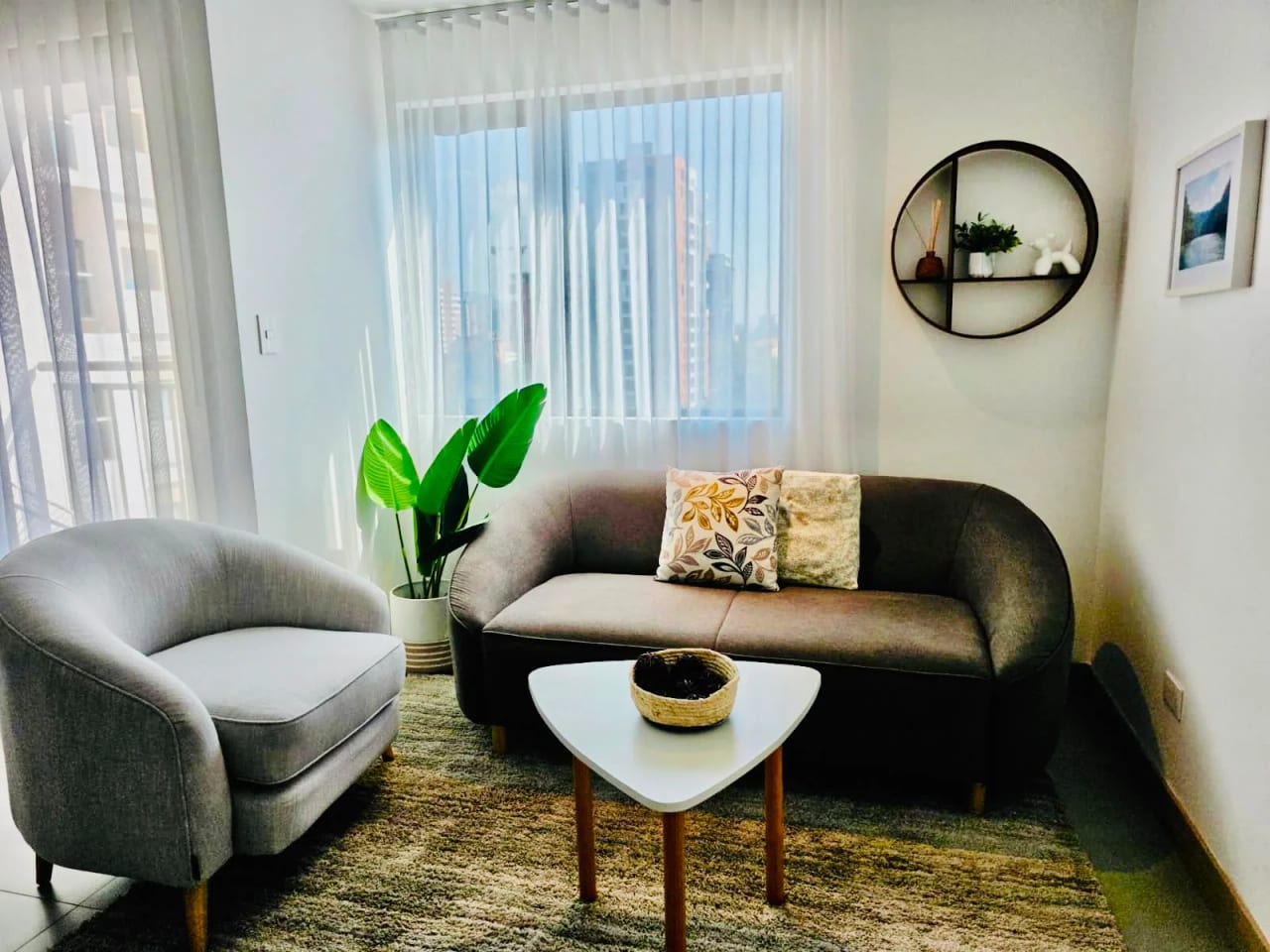 Hermoso apartamento amueblado de 2 dormitorios en zona 10 — Apartamento en Alquiler en Zona 10, Guatemala, Ciudad — foto 10 de 12