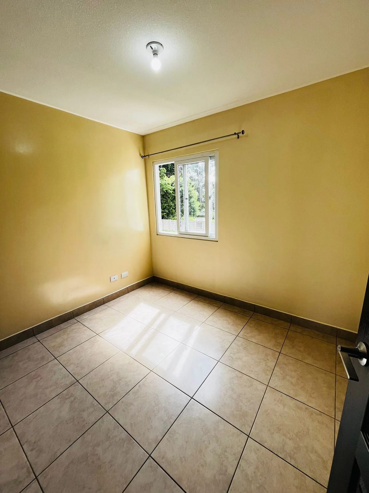 Apartamento de 2 dormitorios con excelente ubicación, entrada a La Olmeca — Apartamento en Alquiler en Carretera a El Salvador, Guatemala, Ciudad — foto 9 de 13
