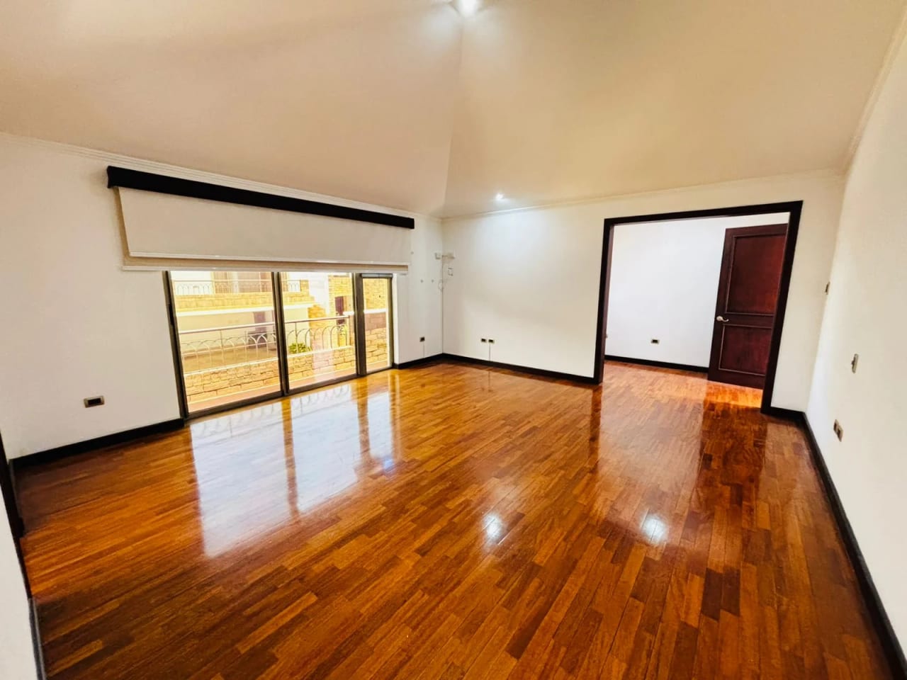 Espectacular casa de 370 mts. en uno de los sectores mas exclusivos Oakland Zona 10 — Casa en Venta en Zona 10, Guatemala, Ciudad — foto 8 de 17