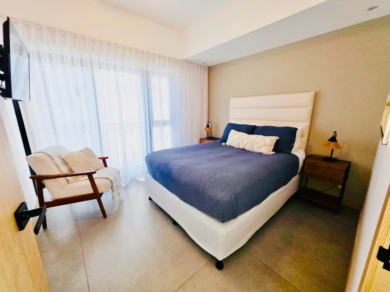 Hermoso Apartamento Amueblado de 2 habitaciones en zona 10 — Apartamento en Alquiler en Zona 10, Guatemala, Ciudad — foto 5 de 12