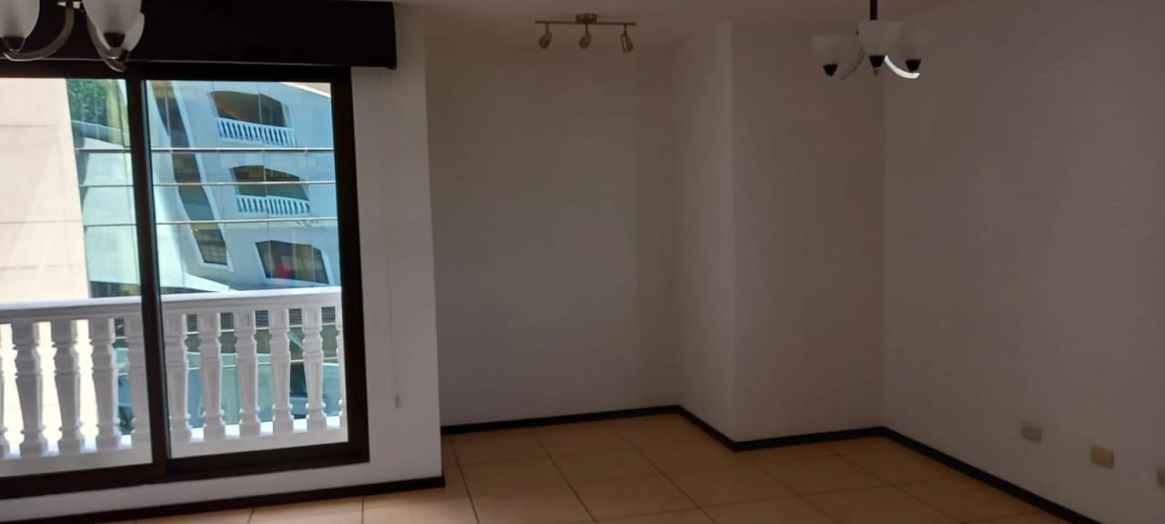 Lindo Apartamento de 1 dormitorio con 75 Mts. en zona 10 — Apartamento en Alquiler en Zona 10, Guatemala, Ciudad — foto 5 de 11