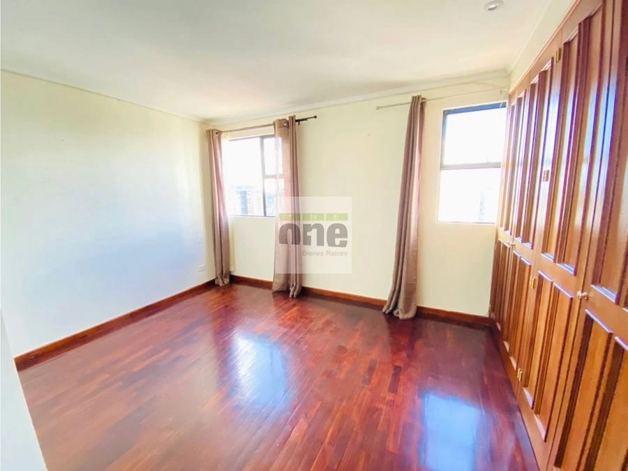 Lindo apartamento de 2 dormitorios en zona 10, cerca de Universidades — Apartamento en Alquiler en Zona 10, Guatemala, Ciudad — foto 7 de 13