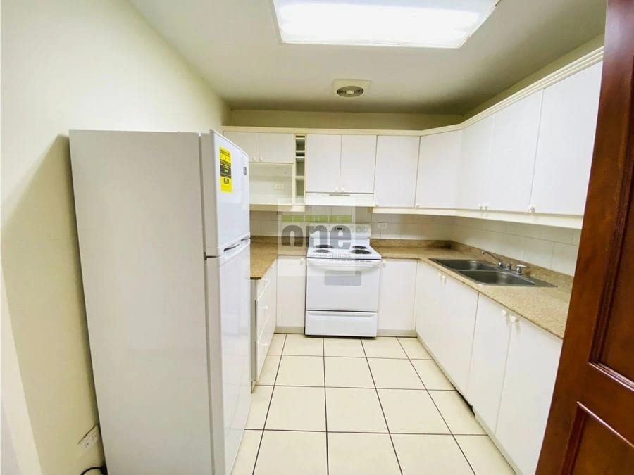 Lindo apartamento de 2 dormitorios en zona 10, cerca de Universidades — Apartamento en Alquiler en Zona 10, Guatemala, Ciudad — foto 9 de 13