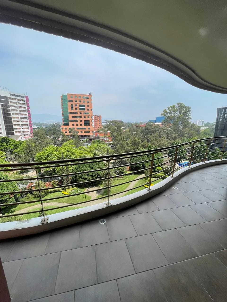 Exclusivo apartamento de 295 mts. en zona 14 TADEUS — Apartamento en Alquiler en Zona 14, Guatemala, Ciudad — foto 15 de 16