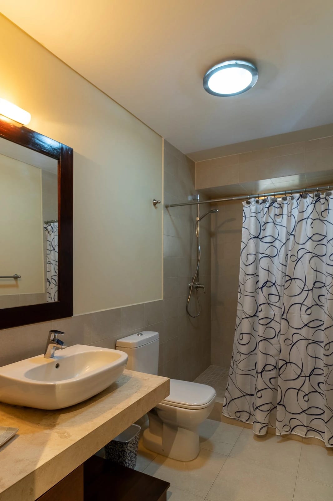 Lindo apartamento de 1 dormitorio con balcón en zona 14 — Apartamento en Alquiler en Zona 14, Guatemala, Ciudad — foto 2 de 9
