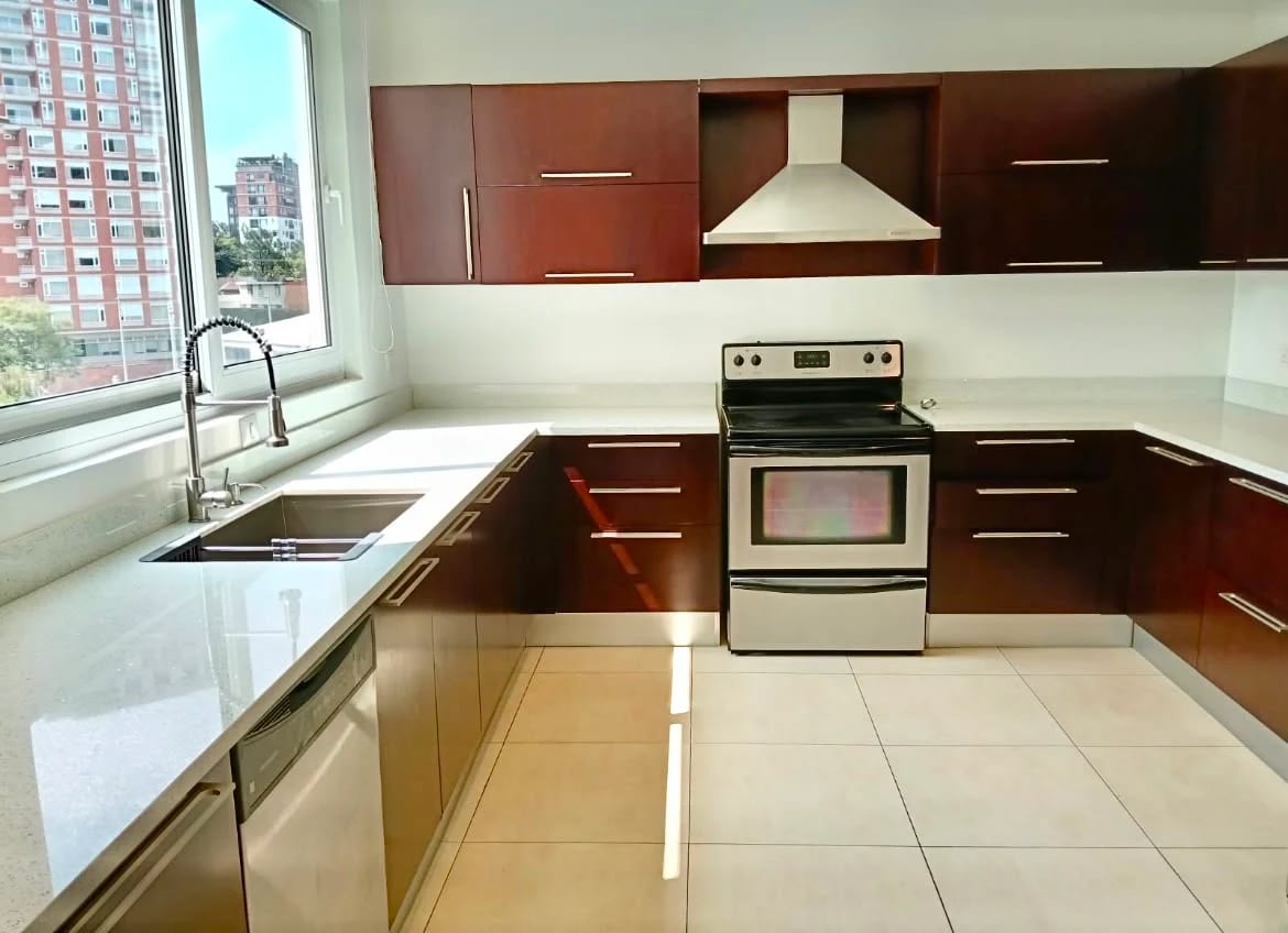 Apartamento de 4 dormitorios de 452 metros en zona14 — Apartamento en Alquiler en Zona 14, Guatemala, Ciudad — foto 6 de 10