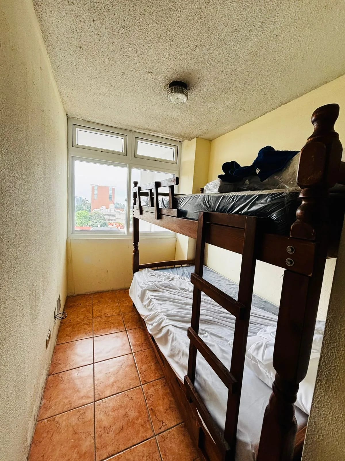 Alquilo apartamento de 350 metros en edificio Zona 10 — Apartamento en Alquiler en Zona 10, Guatemala, Ciudad — foto 16 de 17