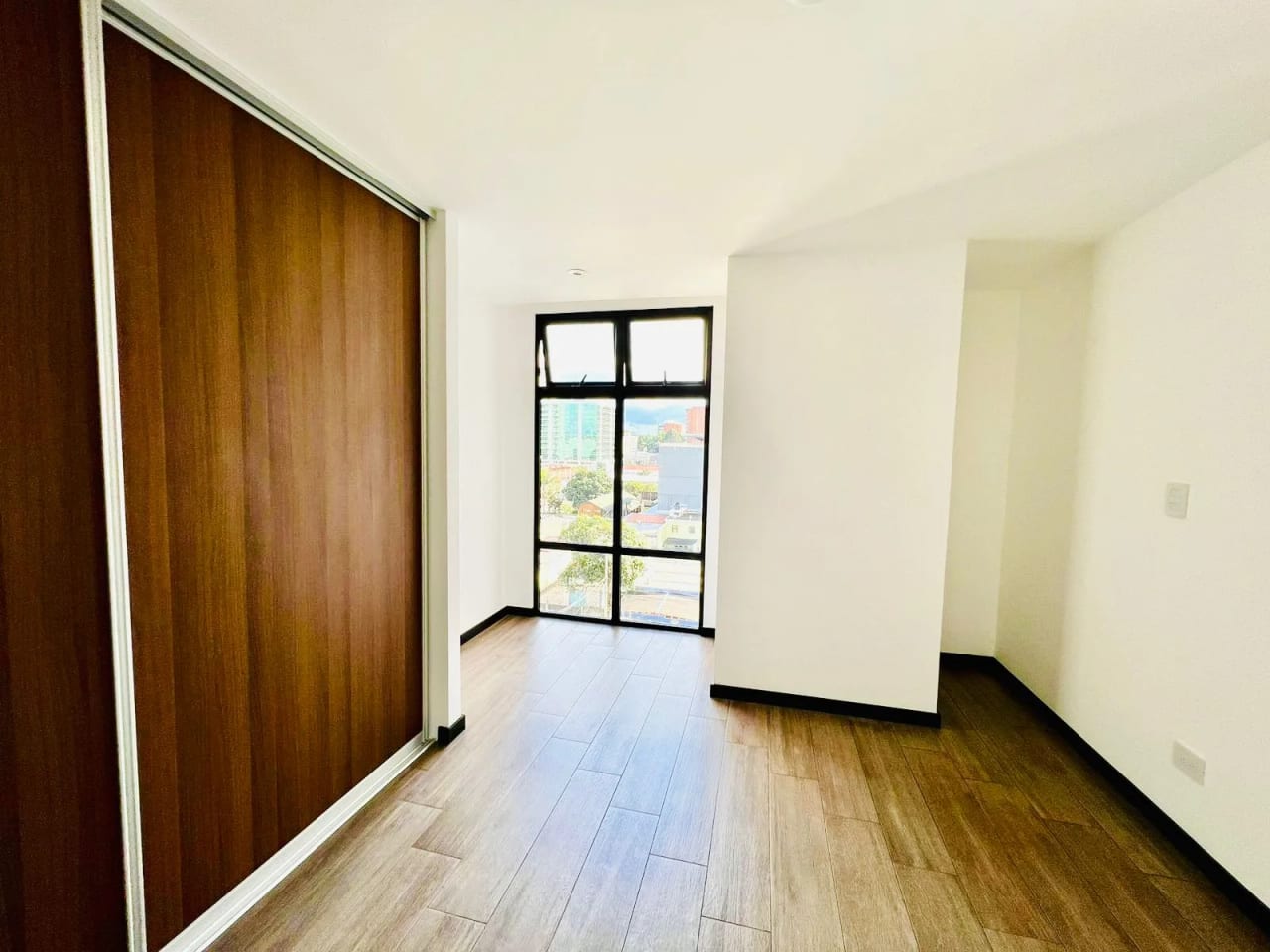 Apartamento en venta ideal para inversión, en zona 10 — Apartamento en Venta en Zona 10, Guatemala, Ciudad — foto 9 de 11