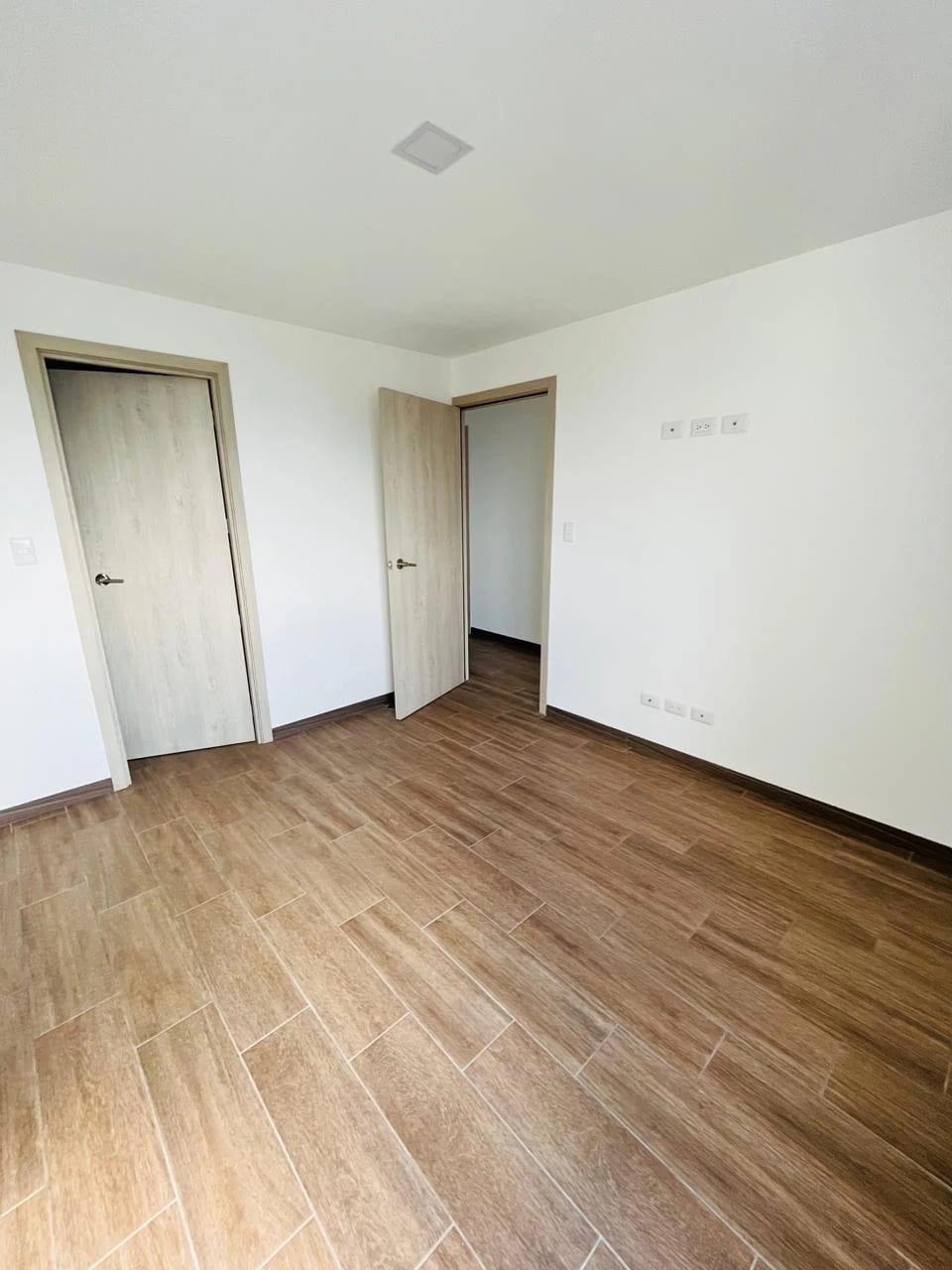 Apartamento de 3 dormitorios en Zona 12 — Apartamento en Alquiler en Zona 12, Guatemala, Ciudad — foto 6 de 15