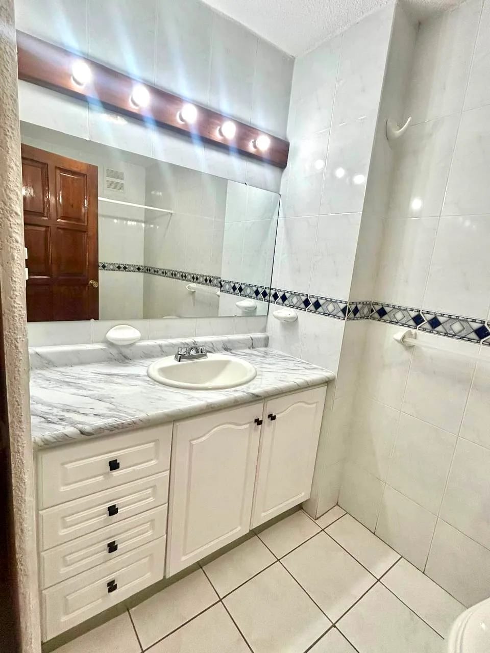 Lindo Apartamento de 1 dormitorio en venta en zona 16 La Montaña — Apartamento en Venta en Zona 16, Guatemala, Ciudad — foto 4 de 5