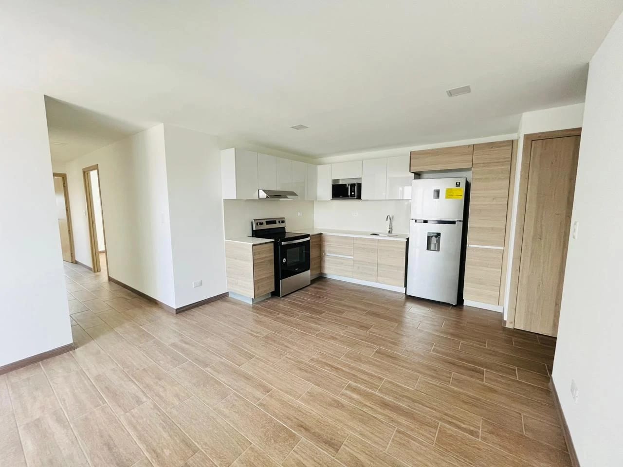 Apartamento con excelente ubicación en zona 12 — Apartamento en Alquiler en Zona 12, Guatemala, Ciudad — foto 2 de 15