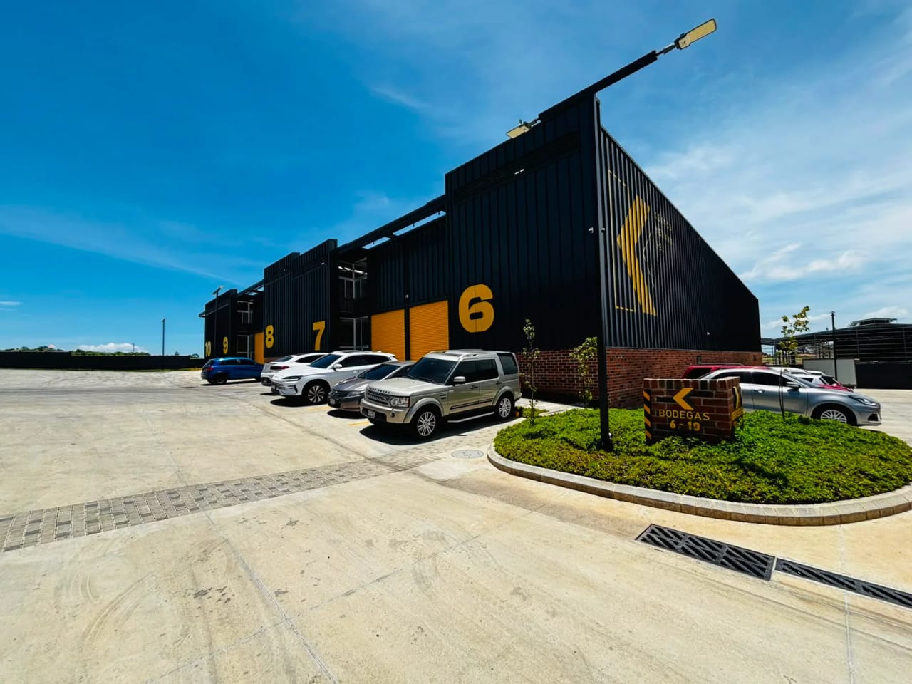 Centro de Negocios K22 Alquilo Bodega de 652 Mts — Bodega / Ofibodega en Alquiler en Carretera a El Salvador, Guatemala, Ciudad — foto 1 de 8