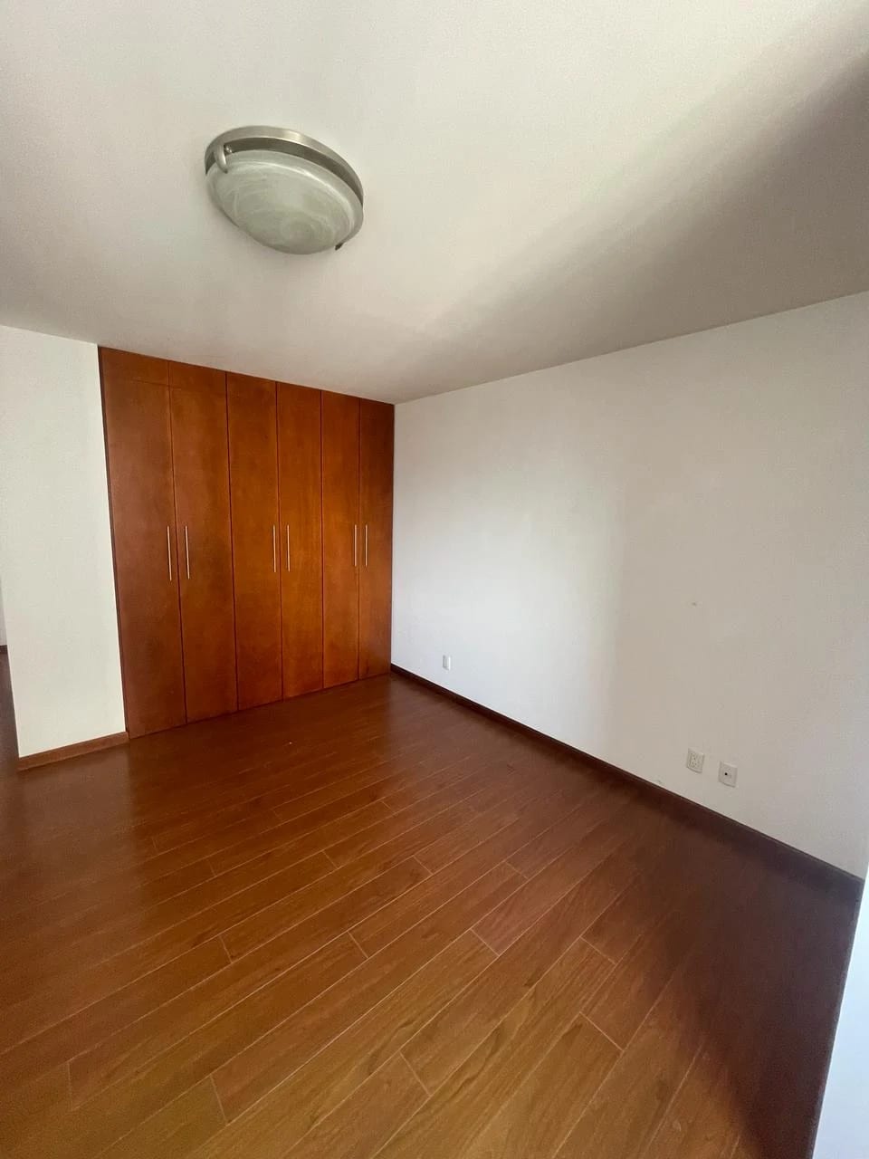 Lindo y amplio apartamento en alquiler en Zona 15 Botticelli — Apartamento en Alquiler en Zona 15, Guatemala, Ciudad — foto 9 de 17