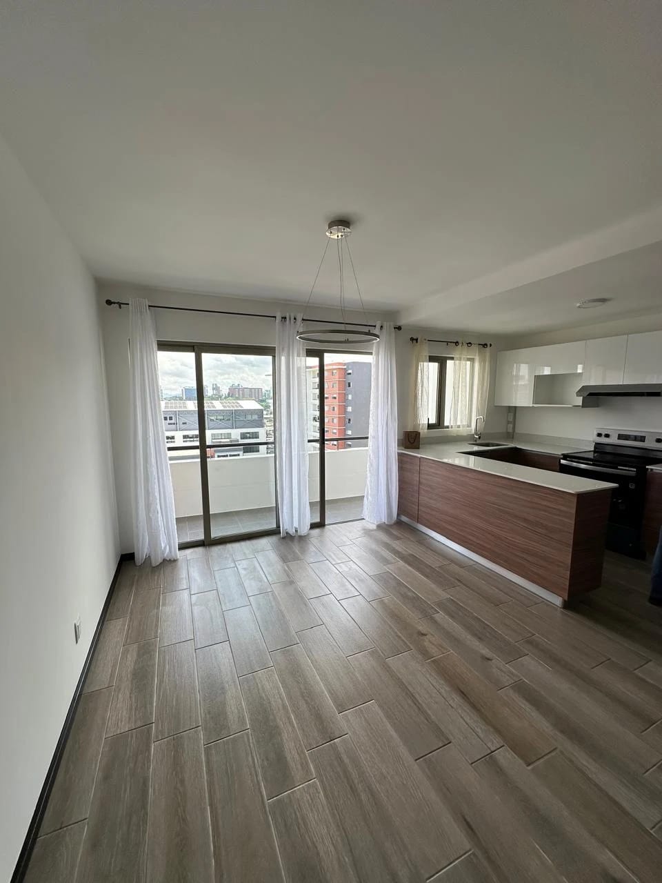 Apartamento de 3 dormitorios en alquiler en zona 14 Segheria — Apartamento en Alquiler en Zona 14, Guatemala, Ciudad — foto 1 de 16