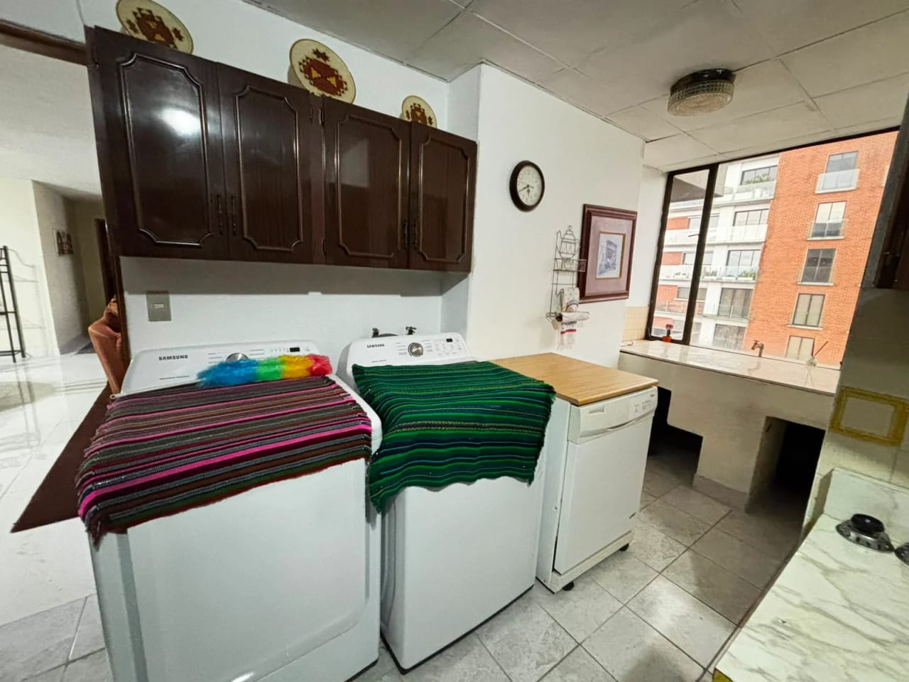 Apartamento amueblado de 2 dormitorios en zona 10 — Apartamento en Alquiler en Zona 10, Guatemala, Ciudad — foto 9 de 11