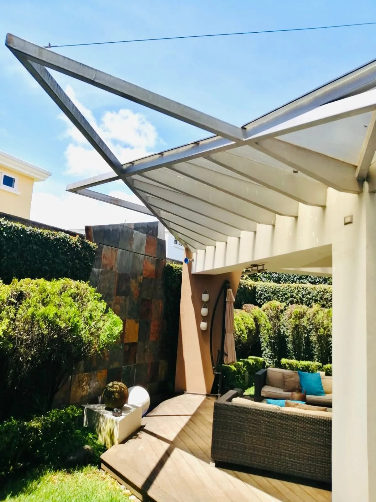 Hermosa casa en venta en Km 19.5 Cond. Los Manantiales — Casa en Venta en Carretera a El Salvador, Guatemala, Ciudad — foto 9 de 16