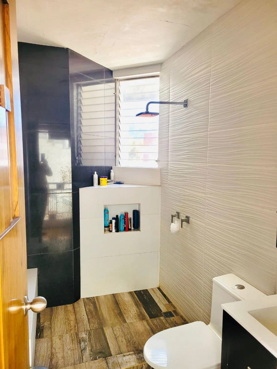Hermosa casa en venta en Km 19.5 Cond. Los Manantiales — Casa en Venta en Carretera a El Salvador, Guatemala, Ciudad — foto 10 de 16