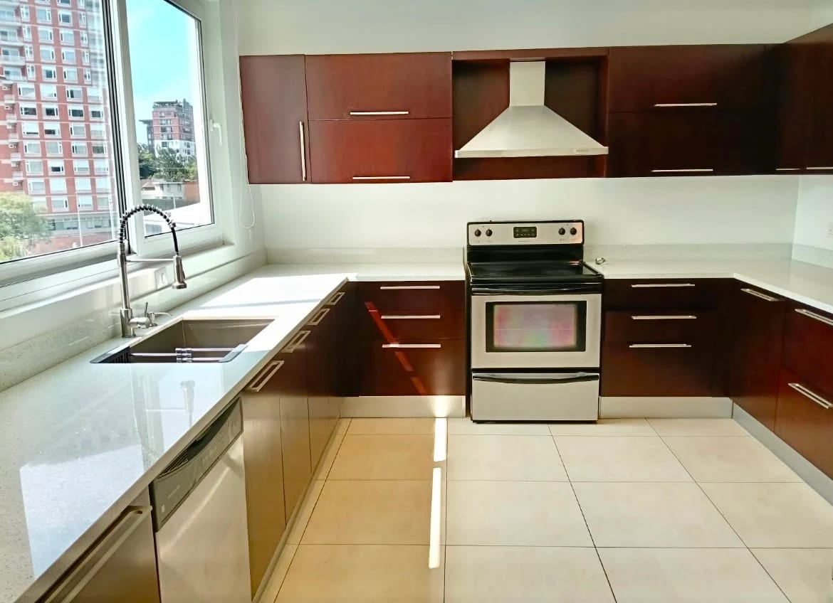 Apartamento de 4 habitaciones en zona 14 — Apartamento en Alquiler en Zona 14, Guatemala, Ciudad — foto 6 de 10