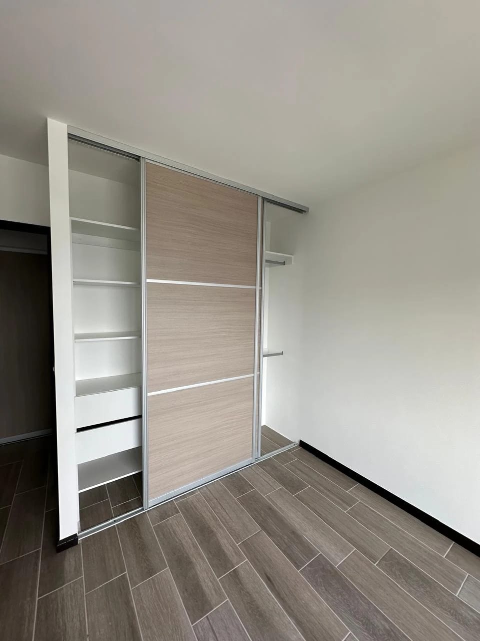 Alquiler de apartamento de 3 dormitorios en zona 14 La Villa — Apartamento en Alquiler en Zona 14, Guatemala, Ciudad — foto 8 de 16