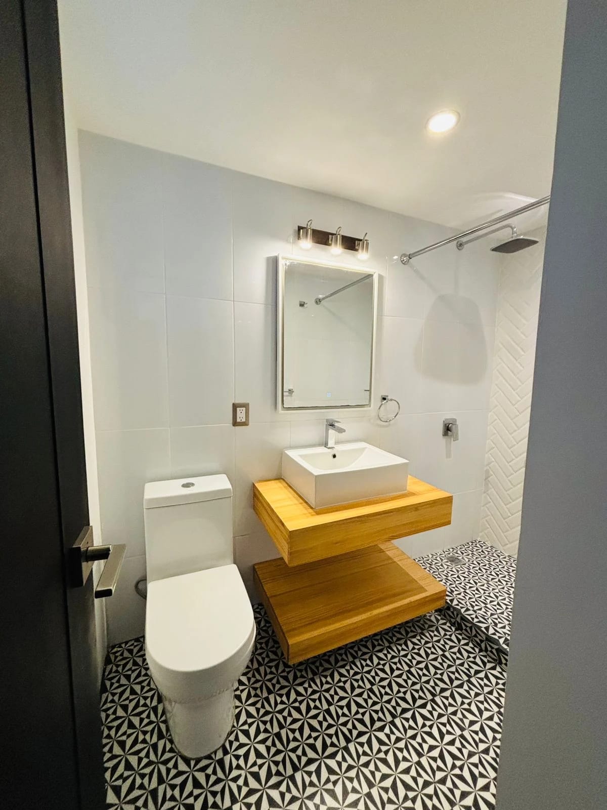 Apartamento de 2 dormitorios en alquiler en zona 14 — Apartamento en Alquiler en Zona 14, Guatemala, Ciudad — foto 3 de 12