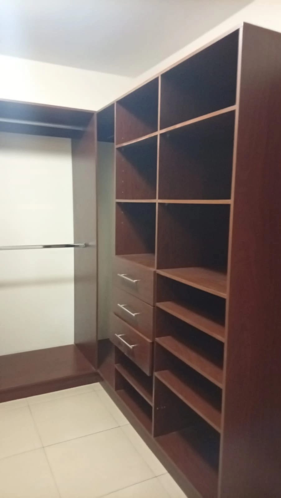 Lindo apartamento con balcón en alquiler en zona 14 — Apartamento en Alquiler en Zona 14, Guatemala, Ciudad — foto 8 de 9