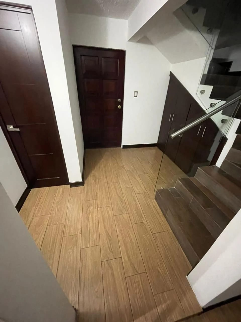 Casa en Zona 14 La Villa Sector Delfines – Totalmente Remodelada — Casa en Alquiler en Zona 14, Guatemala, Ciudad — foto 5 de 17