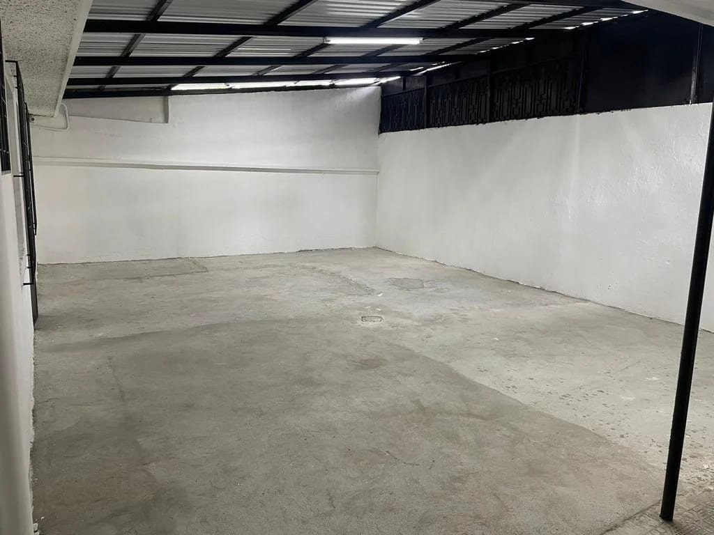 Ofibodega fuera de garita en alquiler en Zona 15 Colonia El Maestro — Bodega / Ofibodega en Alquiler en Zona 15, Guatemala, Ciudad — foto 1 de 15