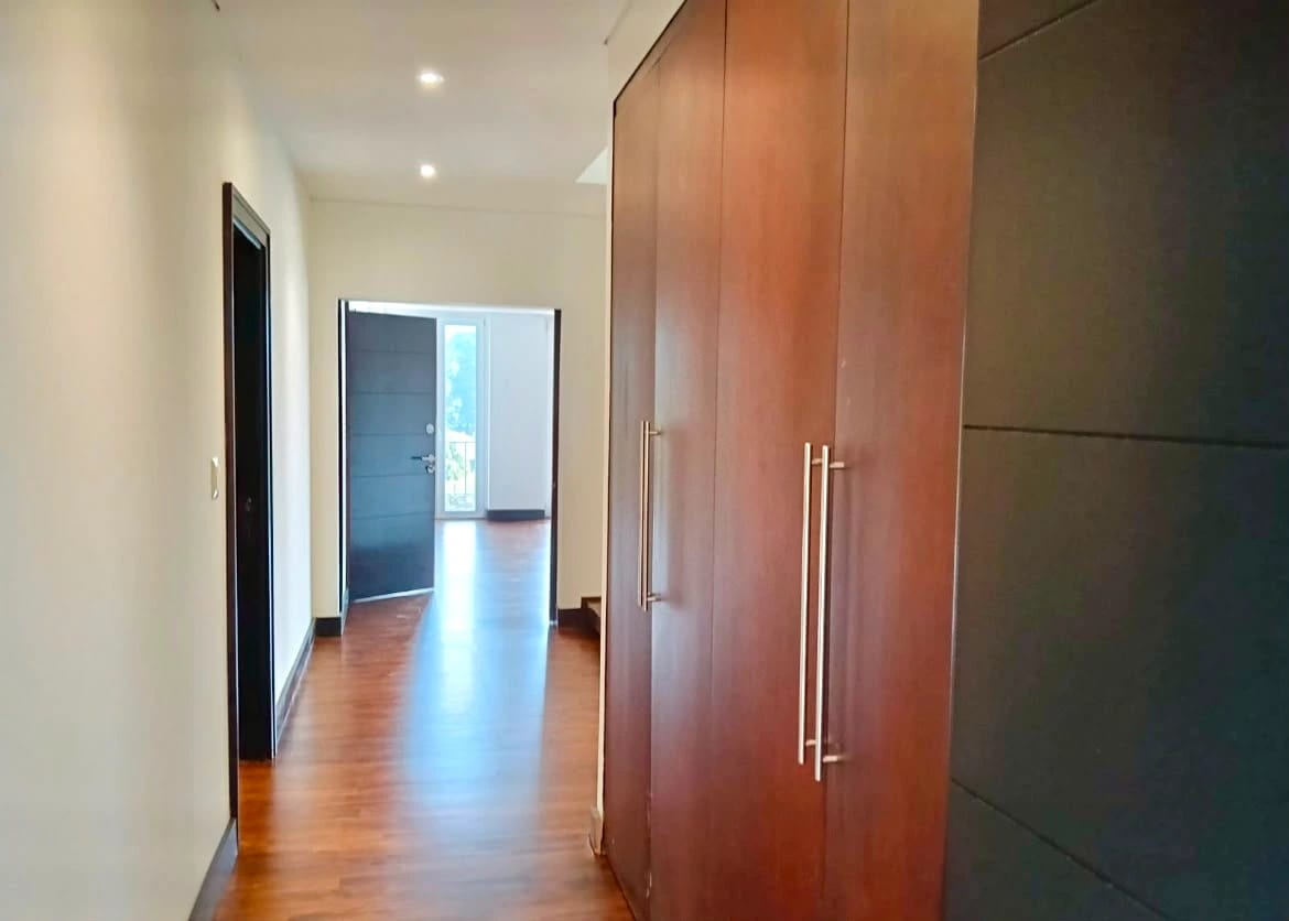 Lindo apartamento de 452 mts. con 4 habitaciones en zona 14 — Apartamento en Alquiler en Zona 14, Guatemala, Ciudad — foto 2 de 8