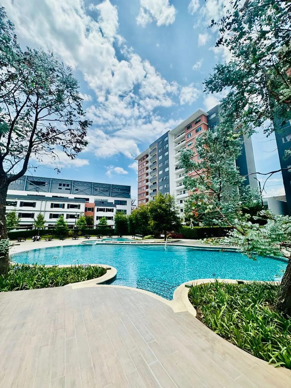 Apartamento de 3 dormitorios en alquiler en zona 14 LA VILLA — Apartamento en Alquiler en Zona 14, Guatemala, Ciudad — foto 1 de 15