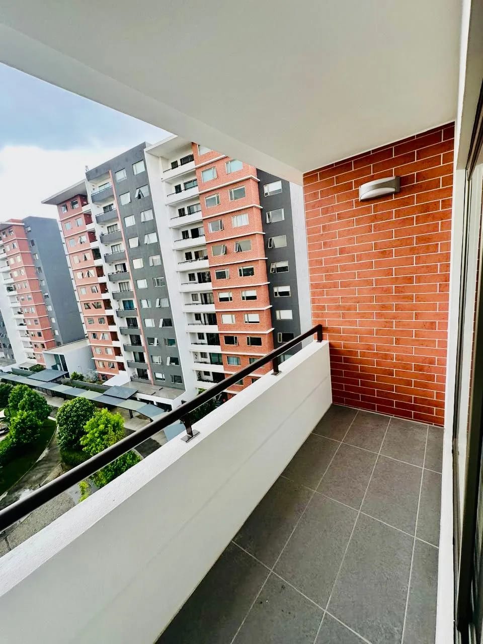 Apartamento de 3 dormitorios en alquiler en zona 14 LA VILLA — Apartamento en Alquiler en Zona 14, Guatemala, Ciudad — foto 9 de 15