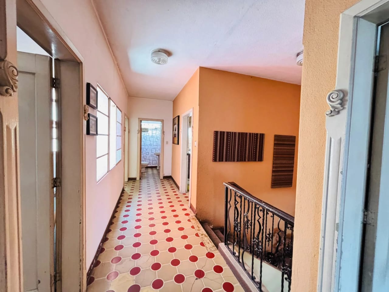 Amplia casa de 4 dormitorios en venta - ZONA 1 — Casa en Venta en Zona 1, Guatemala, Ciudad — foto 7 de 16