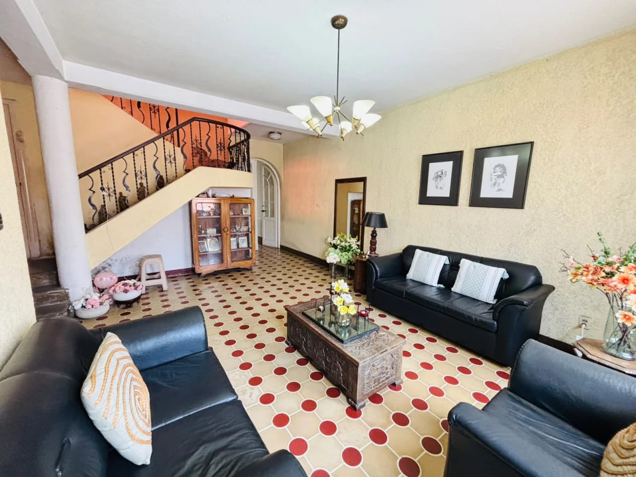 Amplia casa de 4 dormitorios en venta - ZONA 1 — Casa en Venta en Zona 1, Guatemala, Ciudad — foto 10 de 16