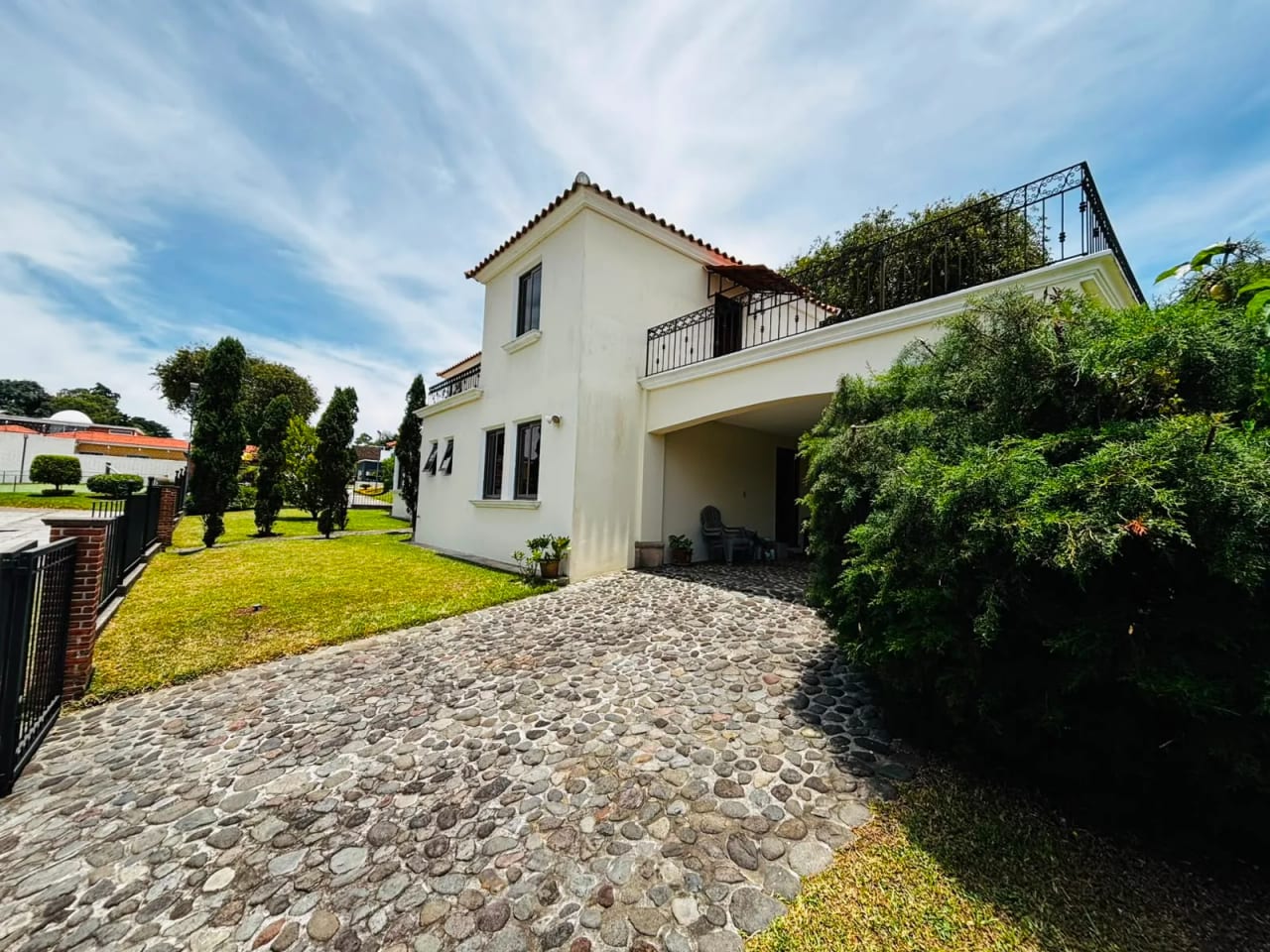 Casa Condominio Real del Campo Km 25 Carretera a Santa Elena Barillas — Casa en Venta en Carretera a El Salvador, Guatemala, Ciudad — foto 1 de 16